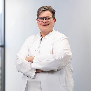 Das Bild zeigt Frau Dr. Stefanie Patermann, Sektionsleiterin der Schmerztherapie am MVZ im Loretto-Krankenhaus Freiburg